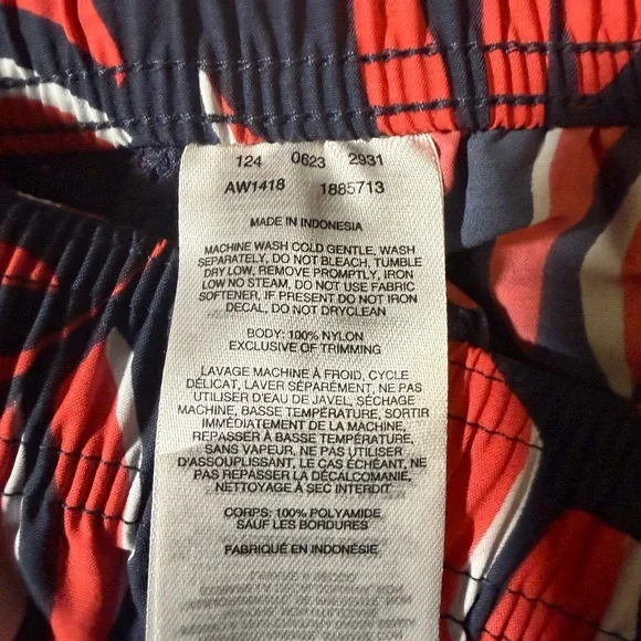 Columbia Women's Navy and Red Leaf Pattern Shorts - Picture 5 of 6